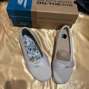 Cute slip on sketchers very comfy